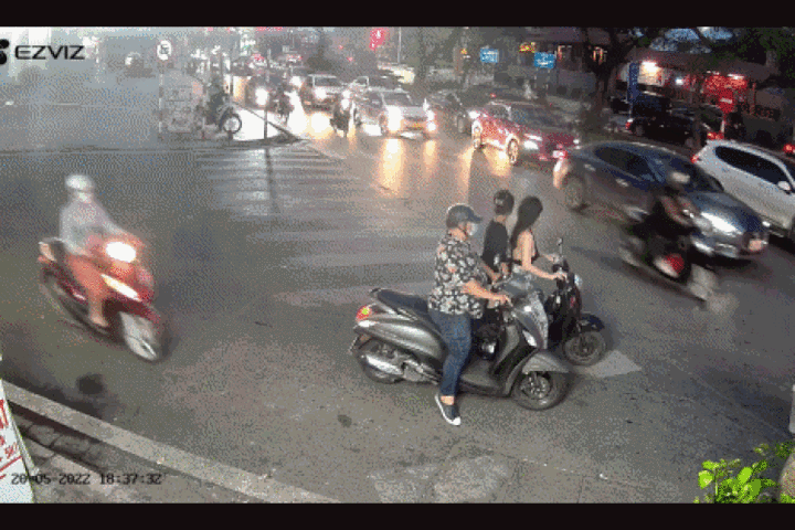 Cô gái bị