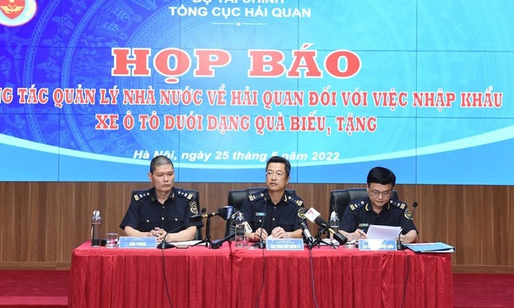 Vụ nghi vấn đường dây nhập siêu xe biếu tặng: Tổng cục Hải quan nói gì?