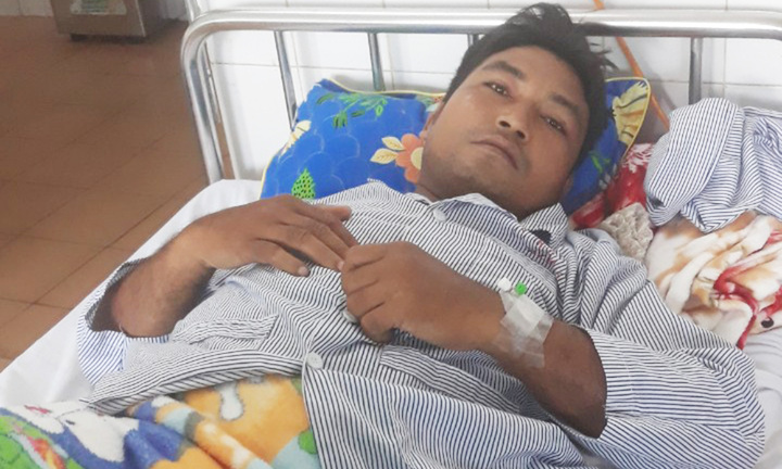 Đang ngủ say, một nhân viên bảo vệ rừng bất ngờ bị người lạ đâm trọng thương