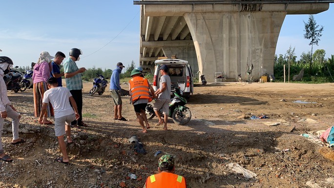 Để lại sổ hộ khẩu, người phụ nữ 39 tuổi gieo mình xuống sông Thu Bồn