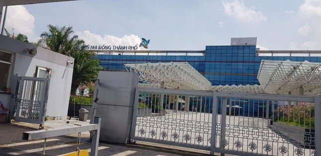 Vụ bé trai 2 tháng tuổi rơi từ tầng cao bệnh viện Nhi đồng: Bất ngờ lời khai của người mẹ