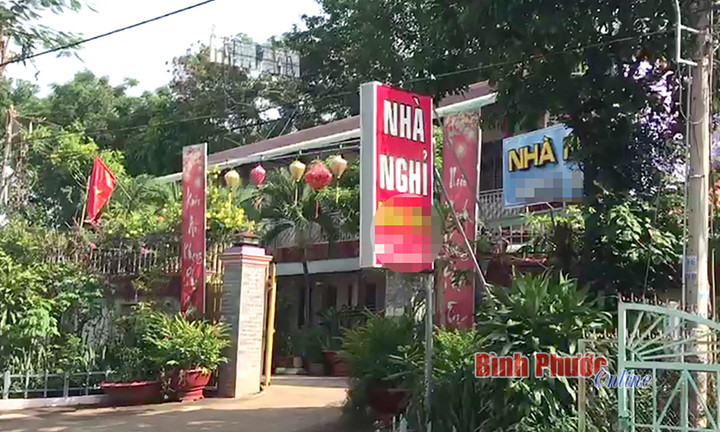 Vụ thi thể người phụ nữ treo cổ trong nhà nghỉ: Phát hiện 1 con dao dính máu