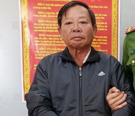 Mâu thuẫn đất đai, nghịch tử dùng đá đánh mẹ già 77 tuổi bị thương tích 32%