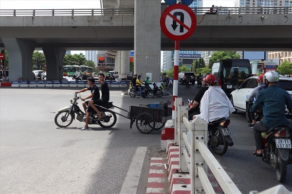 Quay đầu xe không đúng nơi quy định, bị phạt bao nhiêu tiền?