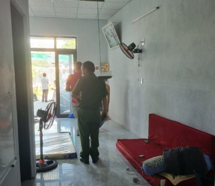 Vụ vợ mở camera xem, thấy chồng treo cổ ở phòng khách: Nạn nhân đang làm thủ tục ly hôn