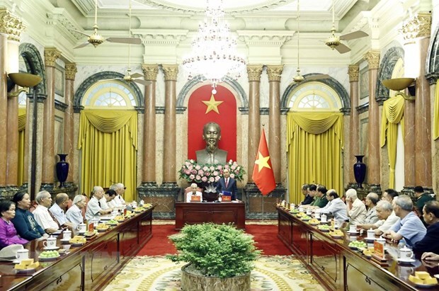 Chủ tịch nước gặp mặt các cán bộ từng phục vụ và bảo vệ Bác Hồ