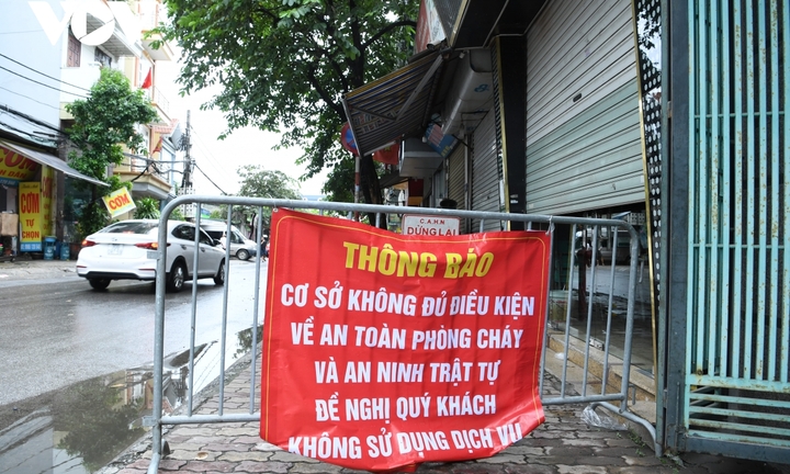 Quán karaoke Hà Nội vi phạm an toàn PCCC: Buộc tháo dỡ, gắn biển bêu tên