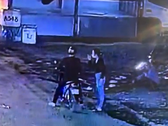 Vụ bé gái 13 tuổi mất tích sau khi lên xe người đàn ông lạ mặt: Người bố tiết lộ gì?