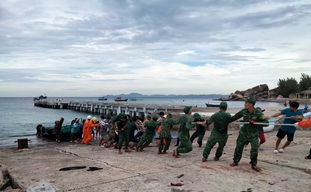 Thủ tướng tiếp tục ra công điện yêu cầu tập trung ứng phó khẩn cấp với bão số 4