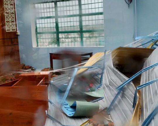 Tâm bão NORU- bão số 4 giật cấp 10 đang 