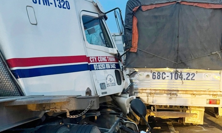 Tai nạn liên hoàn trên cao tốc Trung Lương, tài xế tử vong