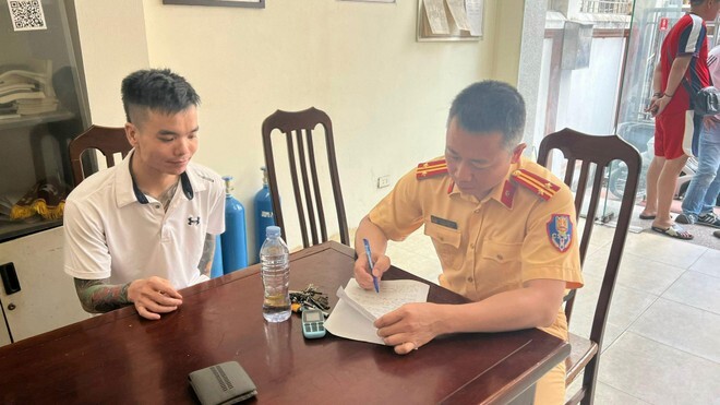 Bắt đối tượng truy nã nguy hiểm Phạm Văn Cường đang lẩn trốn trên sông Hồng