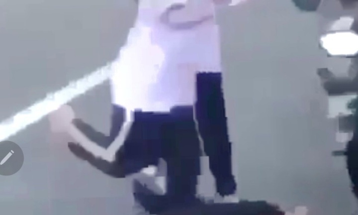 Nữ sinh lớp 10 ở Bà Rịa- Vũng Tàu bị bạn cùng lớp đánh hội đồng