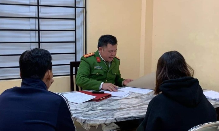 Nữ sinh dựng chuyện bị cướp giật để được....mua điện thoại mới