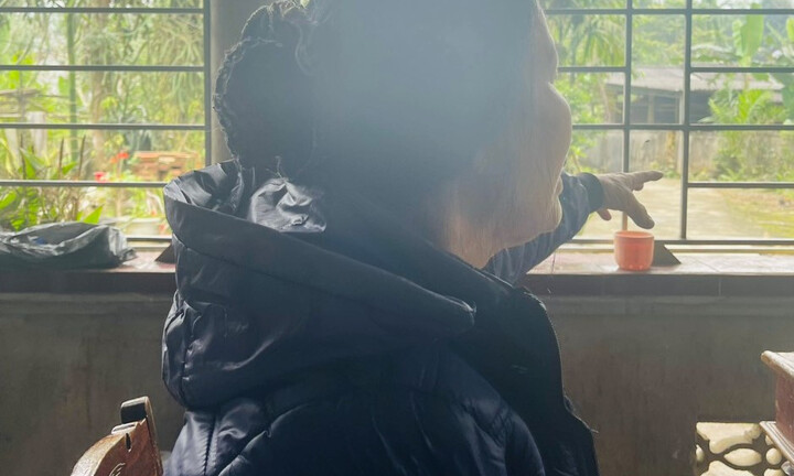 Vụ bé gái bị bỏ rơi bên miệng cống: Mẹ chồng nói gì?