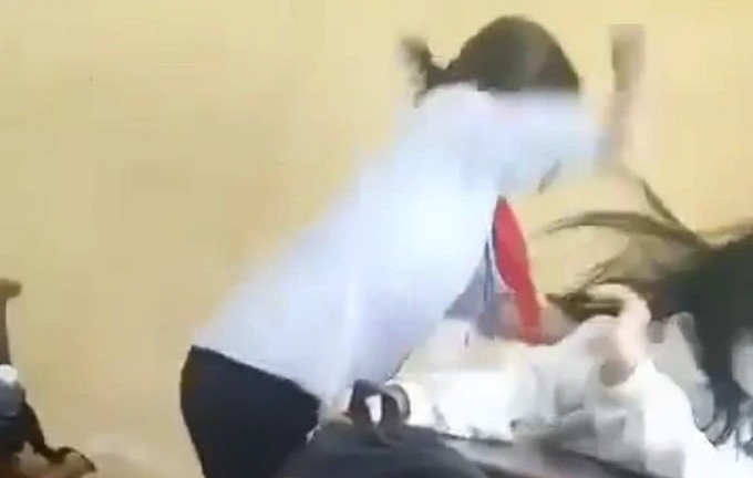 Vụ nữ sinh lớp 6 đánh bạn ở Hậu Giang: Vì sao phụ huynh gửi đơn tố cáo?