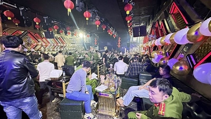 Ập vào quán bar Lounge Louis, phát hiện 26 người dương tính ma túy