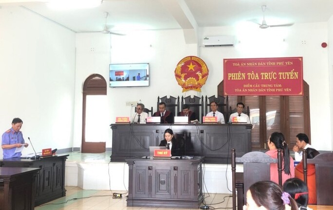 Bị chồng chém gần chết, người đàn bà bán vé số vẫn một mực xin giảm án cho chồng