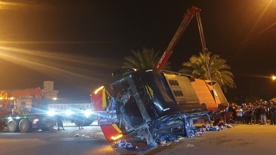 Vụ xe tải va chạm xe khách, 13 người bị thương: Hé lộ nguyên nhân