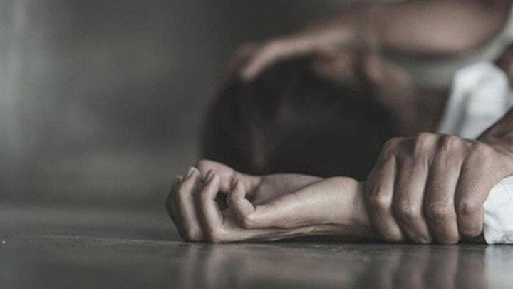 Công an điều tra vụ thiếu nữ bị 2 người đàn ông dụ dỗ 