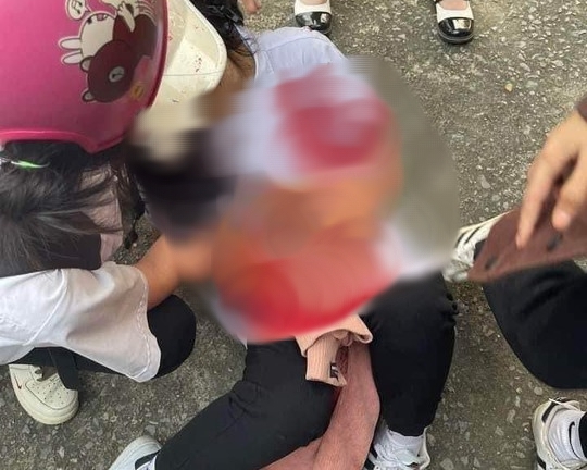 Điều tra vụ nữ sinh lớp 10 đâm