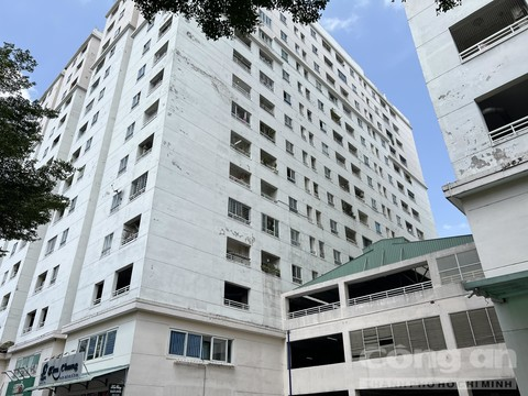 Điều tra vụ vợ chết trong căn hộ, chồng 