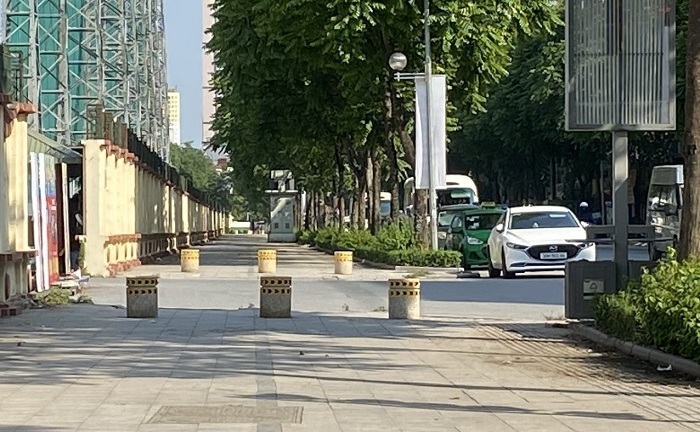 Hà Nội: Quận Thanh Xuân đặt gần 50 trụ đá ngăn ô tô