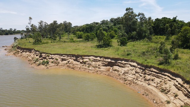 Giặt chiếu cùng chị họ ở sông Ngàn Sâu, bé gái 12 tuổi chết đuối thương tâm