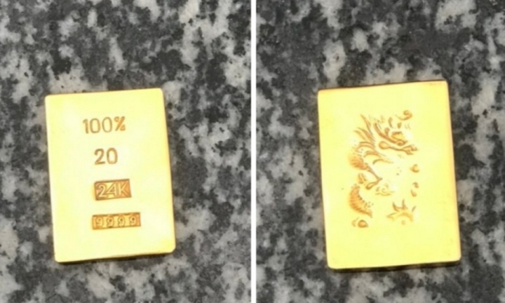 Mang theo 1,5 cây vàng đi mua cơm, người phụ nữ bị lừa đổi lấy vàng giả