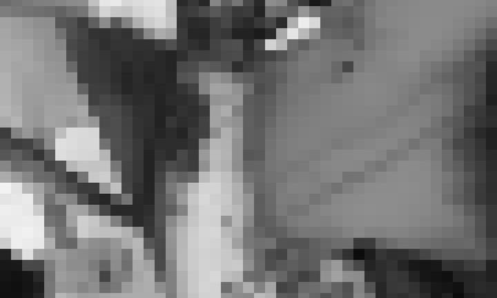 Điện thoại phát nổ khi vừa dùng vừa sạc khiến người phụ nữ bị thương nặng