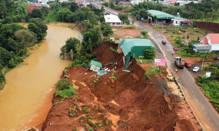 Thủ tướng Chính phủ chỉ đạo rà soát, sơ tán người dân khỏi nơi nguy cơ sạt lở
