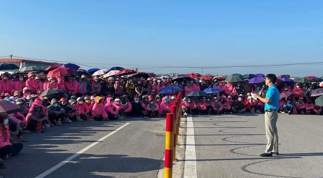 Vì sao 5.000 công nhân đồng loạt bỏ việc sau bữa trưa ở Nghệ An chưa quay trở lại làm việc?