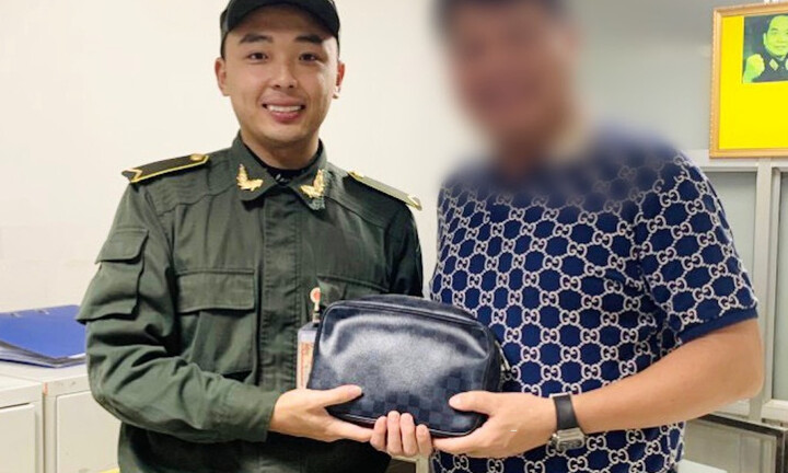 Tin thời sự nóng mới nhất ngày 21/11: Nam hành khách để quên ví chứa 104 triệu đồng tại sân bay Nội Bài