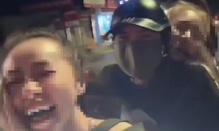 Xác minh clip 5 cô gái vui vẻ khoe chiến tích 