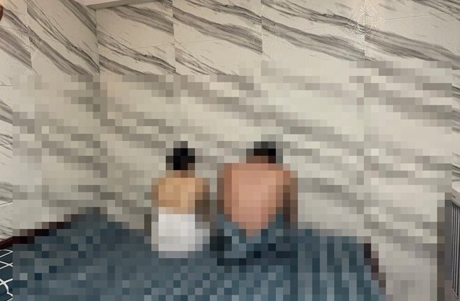 Bắt quả tang U40 bán dâm cho chàng trai 21 tuổi giá 400.000 đồng ở Đồng Nai