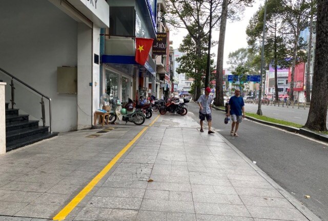TP.HCM bắt đầu cho người dân đăng ký thuê vỉa hè