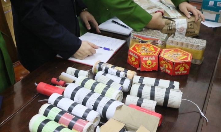 Chế tạo 201 quả pháo nổ, nam sinh 17 tuổi bị khởi tố