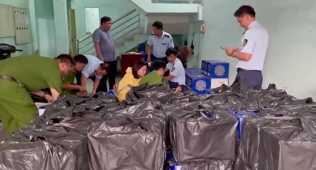 Tin thời sự nóng mới nhất ngày 24/1: Phát hiện hơn 1.900 chai rượu không có hóa đơn chứng từ ở Phú Yên
