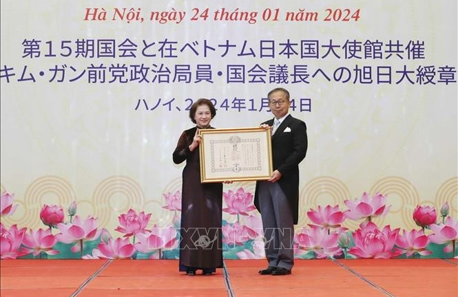 Lễ trao Huân chương của Chính phủ Nhật Bản tặng nguyên Chủ tịch Quốc hội Nguyễn Thị Kim Ngân