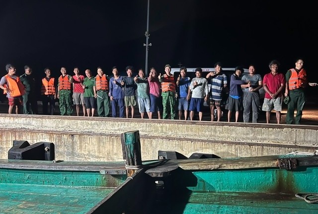 Tin thời sự nóng mới nhất ngày 2/2: Tàu Malaysia bị chìm trên biển Côn Đảo, 3 người mất tích