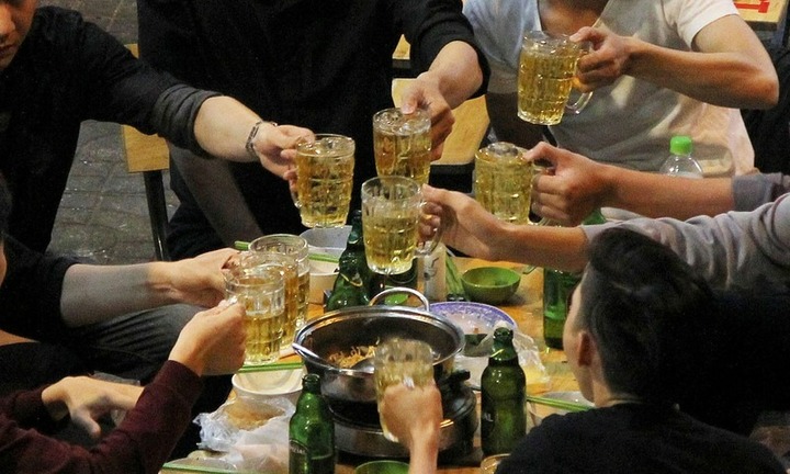 Hành vi uống rượu, bia, gây mất trật tự công cộng ngày Tết, bị phạt thế nào?