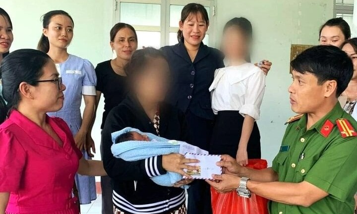 Thông tin mới nhất vụ bé sơ sinh bị bỏ rơi ở chùa Hàm Long