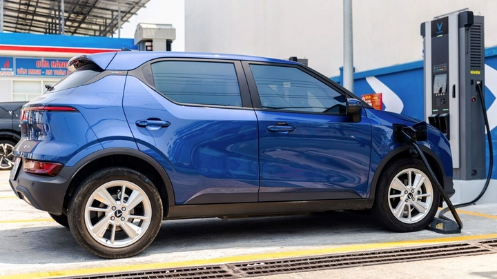 VinFast thử nghiệm trụ sạc siêu nhanh 360 kW tại Đà Nẵng