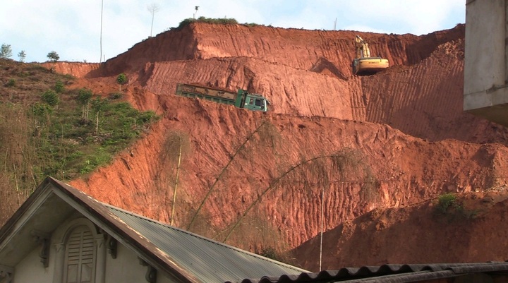 Yên bái: Bẫy “khổng lồ” từ những điểm khai thác khoáng sản lơ lửng trên đầu người dân