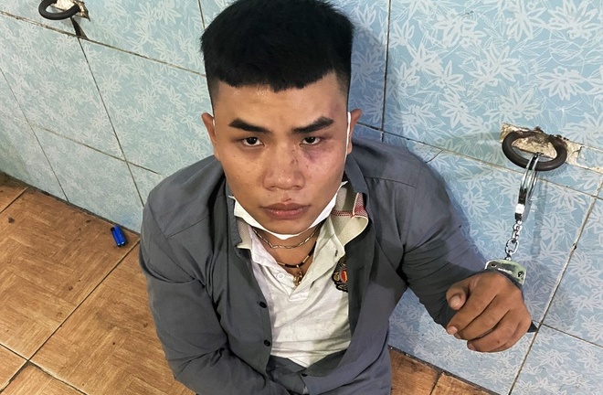 Trung úy Phòng tham mưu Công an TP.HCM truy đuổi, bắt cướp trên đường phố