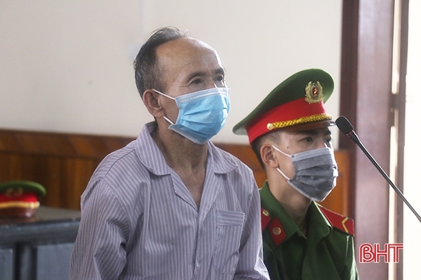 Vụ bố chồng dùng búa đinh đánh con dâu và 2 cháu nội: Bị cáo Hoàng Trần Cổn lĩnh 16 năm tù