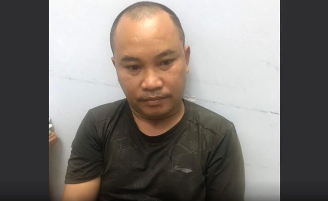 Đối tượng chém nhiều nhát vào 2 người đàn ông rồi trốn truy nã gần 20 năm bị bắt ở đâu?
