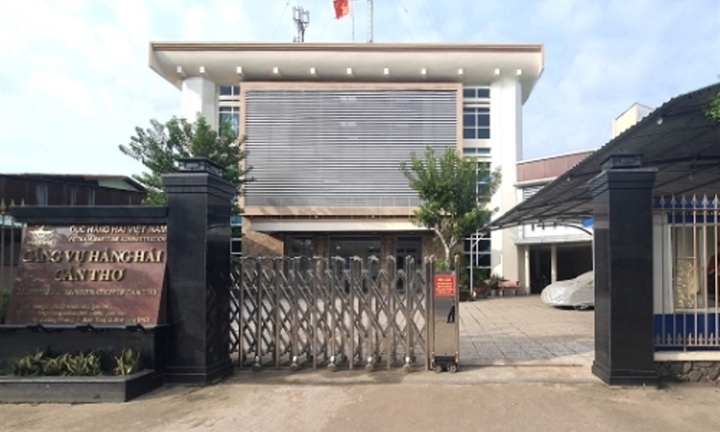 Một cán bộ Cảng vụ hàng hải Cần Thơ bị khởi tố