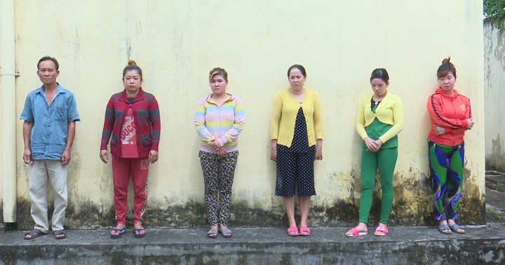 Vụ bố mẹ chồng cùng con dâu đi 