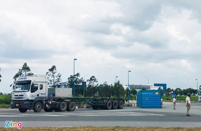 Tin tức tai nạn giao thông ngày 15/6/2021: Người phụ nữ chết thảm dưới bánh xe tải trên quốc lộ